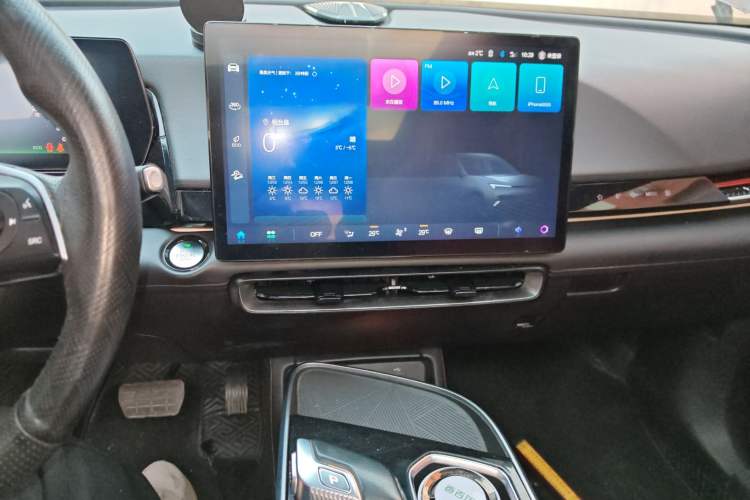 Used BAIC Rubik 2022 1.5T DCT Platinum Edition Audio And AC Panel