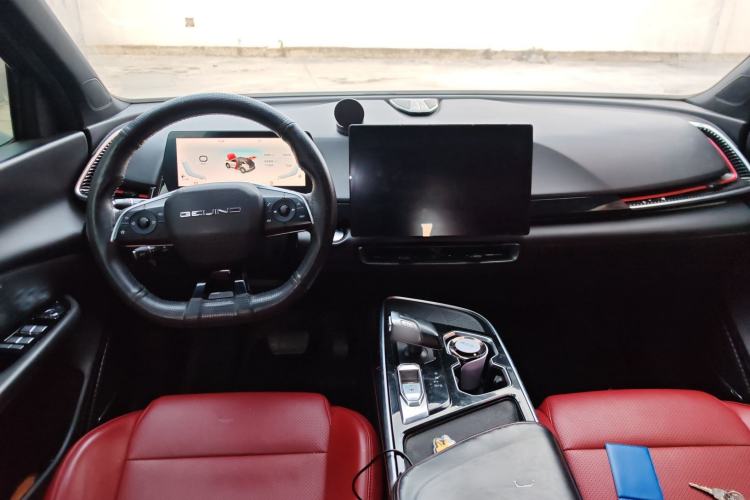 Used BAIC Rubik 2022 1.5T DCT Platinum Edition Center Console