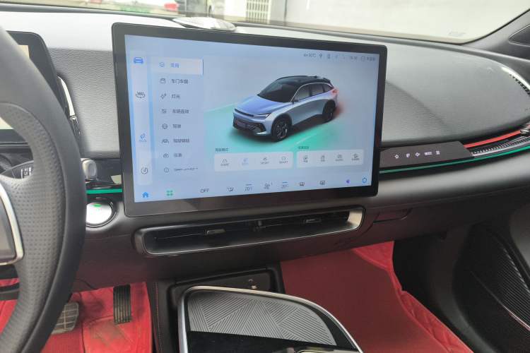 Used BAIC Rubik 2022 1.5T DCT Platinum Edition Audio And AC Panel