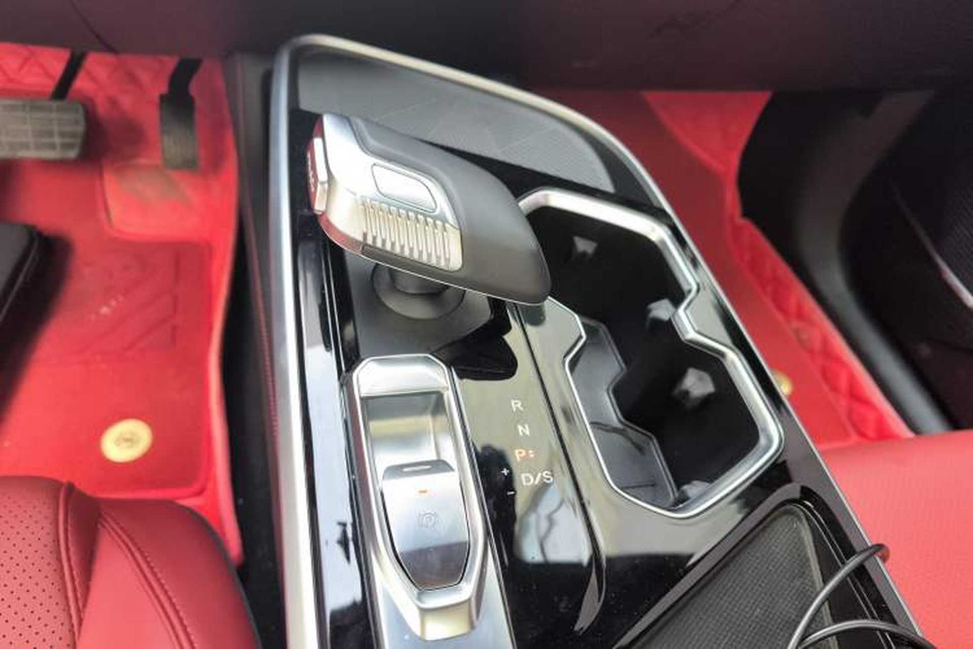 Used BAIC Rubik 2022 1.5T DCT Platinum Edition Gear Lever