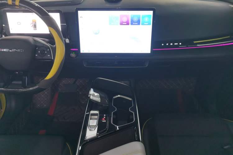 Used BAIC Rubik 2022 1.5T DCT Star Edition Audio And AC Panel