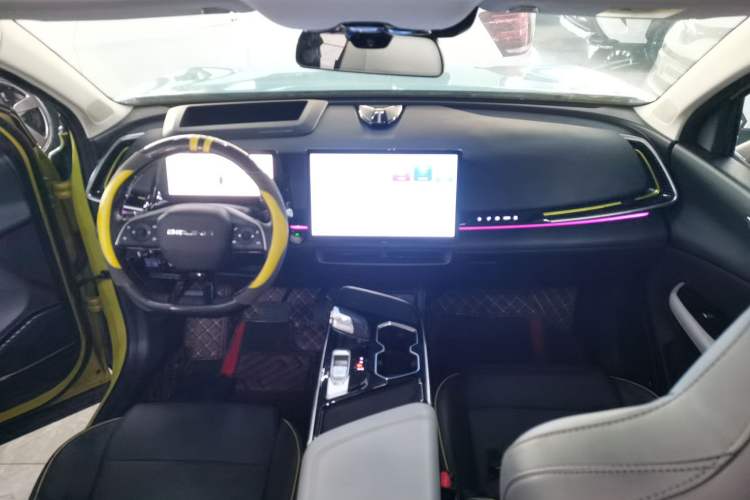 Used BAIC Rubik 2022 1.5T DCT Star Edition Center Console