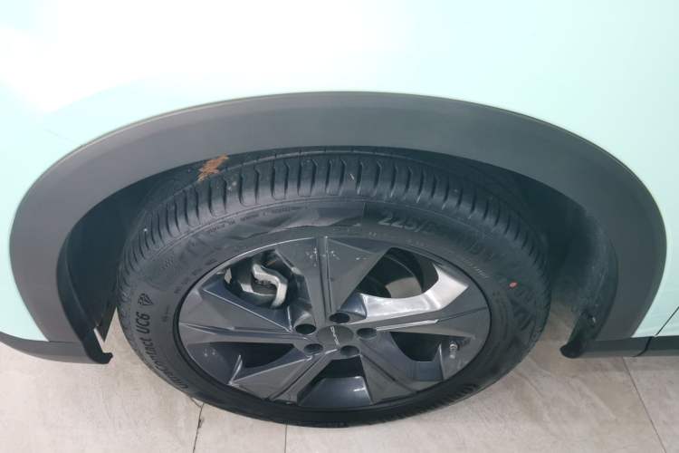 Used BAIC Rubik 2022 1.5T DCT Star Edition Left Front Wheel Hub