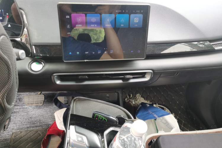 Used BAIC Rubik 2022 1.5T DCT Golden Edition Audio And AC Panel