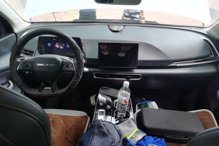 Used BAIC Rubik 2022 1.5T DCT Golden Edition Center Console