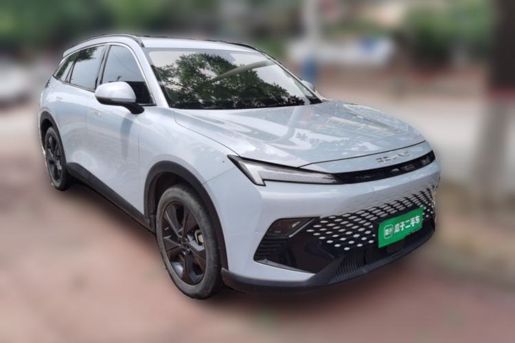 Used BAIC Rubik 2022 1.5T DCT Golden Edition Front Right 45 Deg