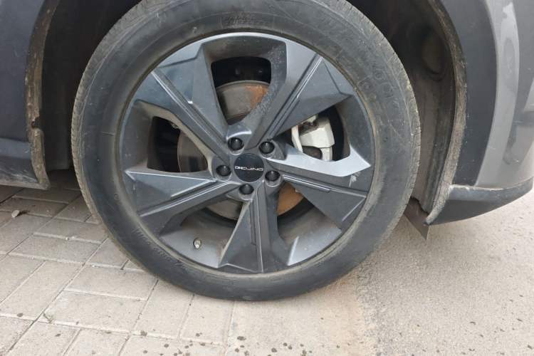 Used BAIC Rubik 2022 1.5T DCT Golden Edition Right Front Wheel Hub