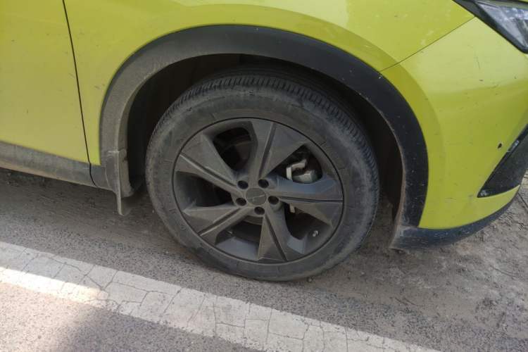 Used BAIC Rubik 2022 1.5T DCT Golden Edition Right Front Wheel Hub