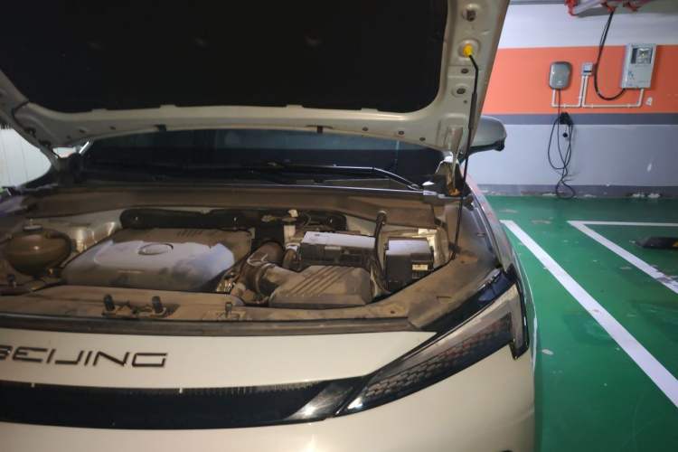 Used BAIC Rubik 2022 1.5T DCT Diamond Edition Engine Bay Left