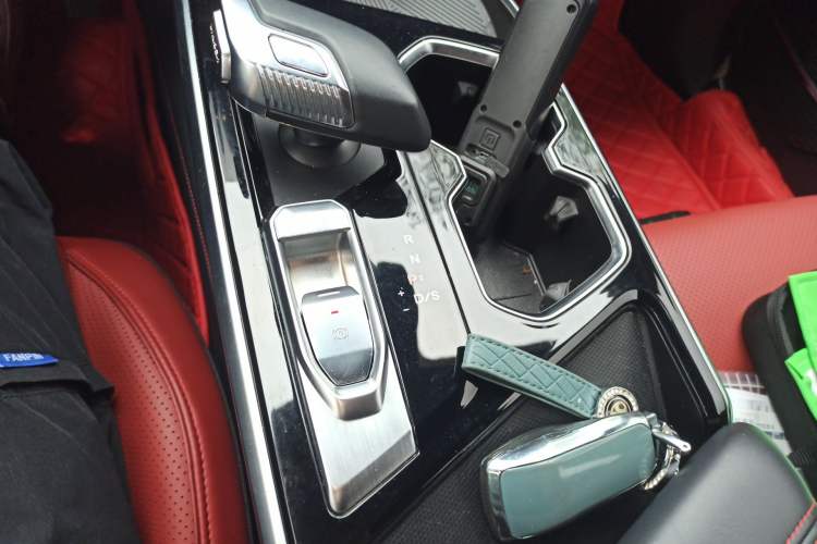 Used BAIC Rubik 2022 1.5T DCT Diamond Edition Gear Lever
