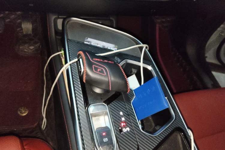 Used BAIC Rubik 2022 1.5T DCT Diamond Edition Gear Lever