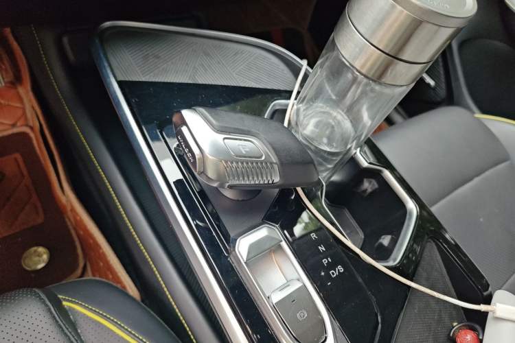 Used BAIC Rubik 2022 1.5T DCT Star Edition Gear Lever
