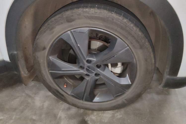 Used BAIC Rubik 2022 1.5T DCT Diamond Edition Right Front Wheel Hub