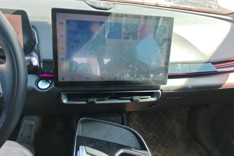 Used BAIC Rubik 2022 1.5T DCT Platinum Edition Audio And AC Panel