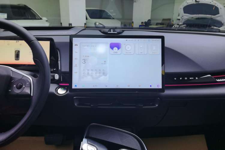 Used BAIC Rubik 2022 1.5T DCT Diamond Edition Audio And AC Panel
