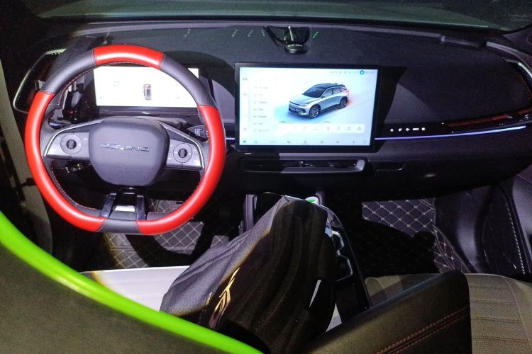Used BAIC Rubik 2022 1.5T DCT Golden Edition Center Console