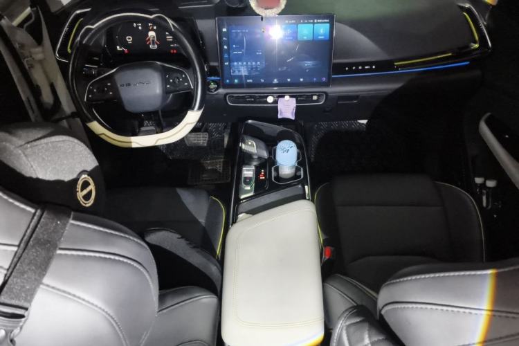 Used BAIC Rubik 2022 1.5T DCT Star Edition Center Console