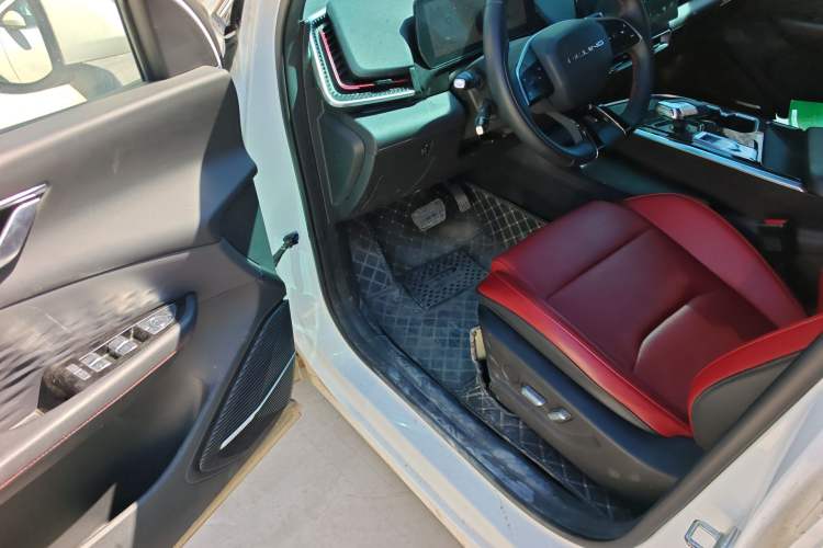 Used BAIC Rubik 2022 1.5T DCT Platinum Edition Driver Seat
