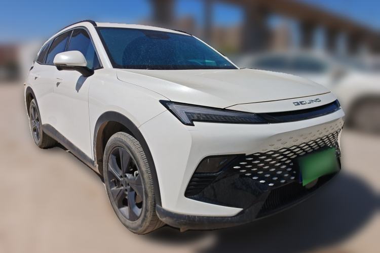 Used BAIC Rubik 2022 1.5T DCT Platinum Edition Front Right 45 Deg