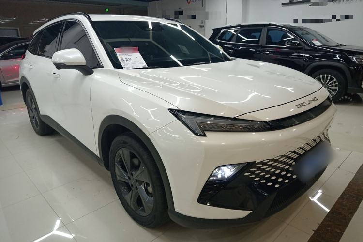 Used BAIC Rubik 2022 1.5T DCT Platinum Edition Front Right 45 Deg