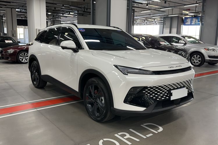 Used BAIC Rubik 2022 1.5T DCT Platinum Edition Front Right 45 Deg
