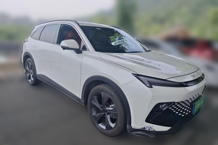 Used BAIC Rubik 2022 1.5T DCT Platinum Edition Front Right 45 Deg
