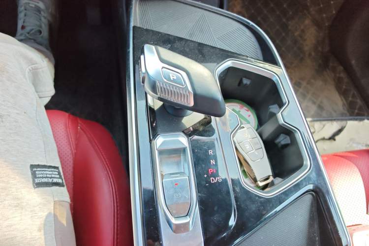 Used BAIC Rubik 2022 1.5T DCT Platinum Edition Gear Lever