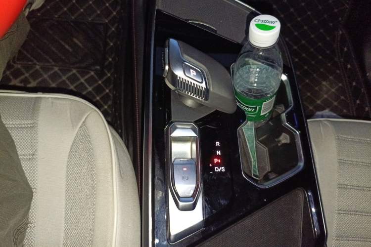 Used BAIC Rubik 2022 1.5T DCT Golden Edition Gear Lever