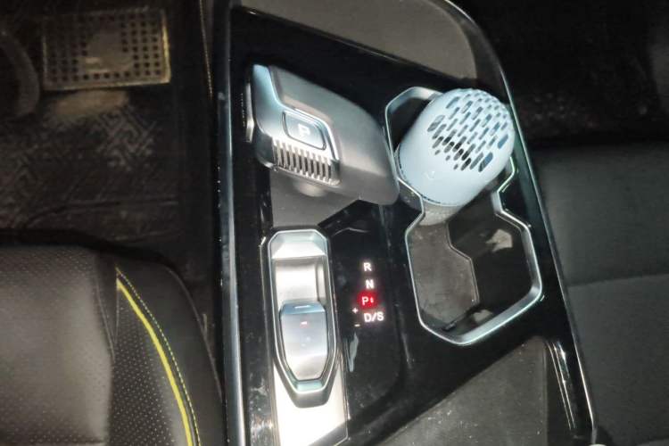 Used BAIC Rubik 2022 1.5T DCT Star Edition Gear Lever