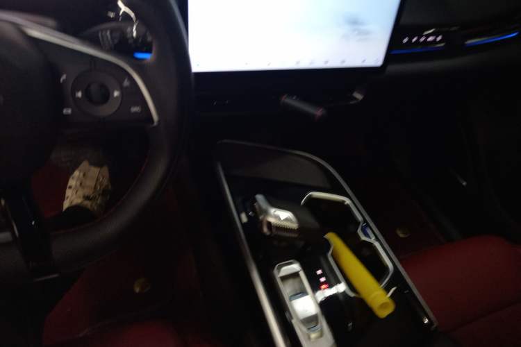 Used BAIC Rubik 2022 1.5T DCT Platinum Edition Gear Lever