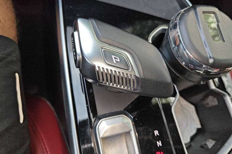 Used BAIC Rubik 2022 1.5T DCT Diamond Edition Gear Lever