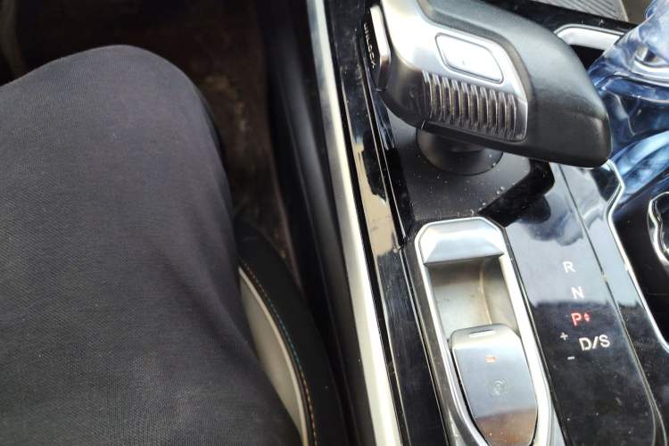 Used BAIC Rubik 2022 1.5T DCT Golden Edition Gear Lever