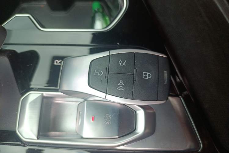 Used BAIC Rubik 2022 1.5T DCT Platinum Edition Interior 1
