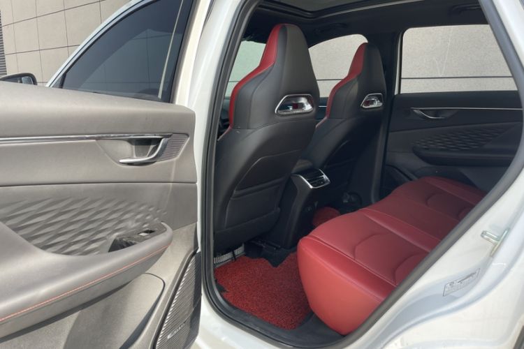 Used BAIC Rubik 2022 1.5T DCT Platinum Edition Interior 3
