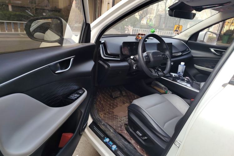 Used BAIC Rubik 2022 1.5T DCT Golden Edition Interior 3