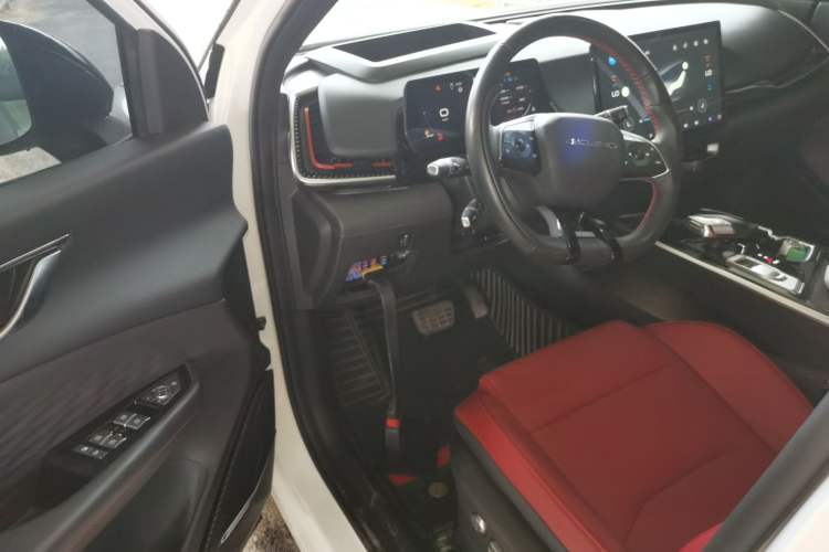 Used BAIC Rubik 2022 1.5T DCT Star Edition Interior 3