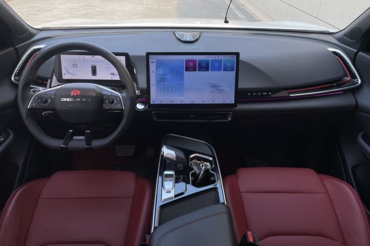 Used BAIC Rubik 2022 1.5T DCT Platinum Edition Interior 4