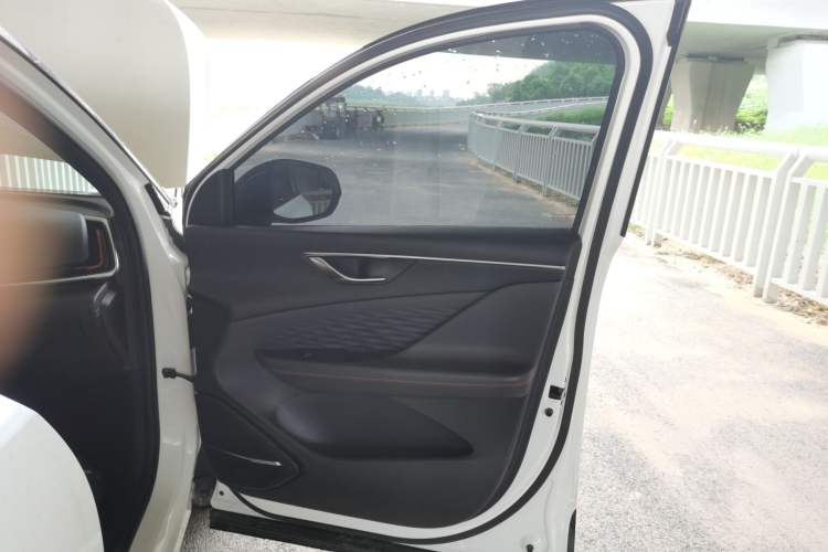 Used BAIC Rubik 2022 1.5T DCT Star Edition Interior 5
