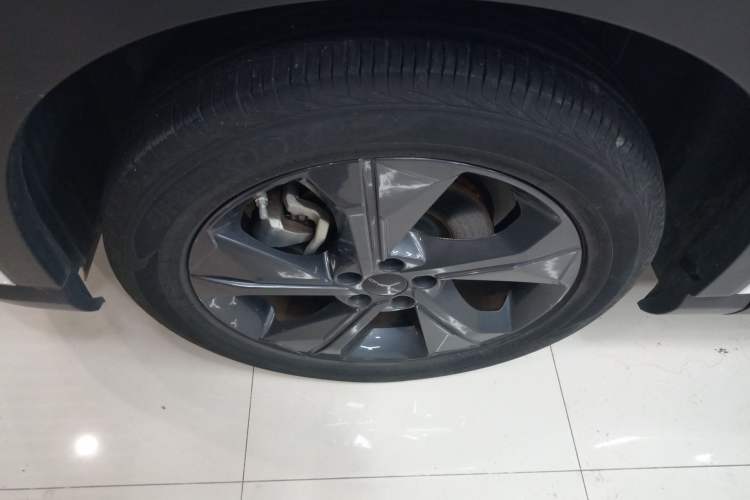 Used BAIC Rubik 2022 1.5T DCT Platinum Edition Left Front Wheel Hub