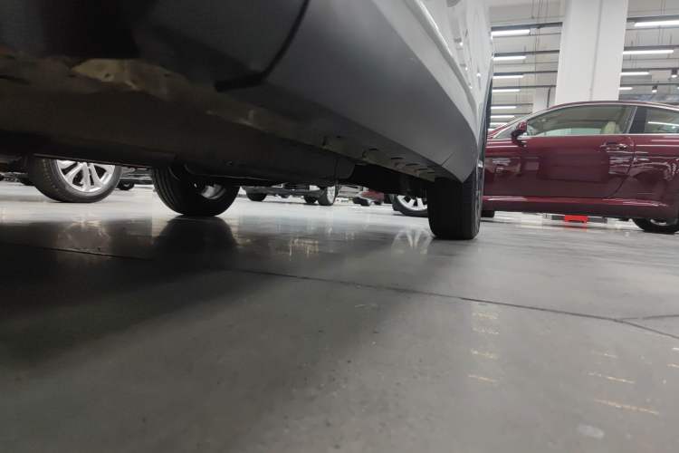 Used BAIC Rubik 2022 1.5T DCT Platinum Edition Left Side Sill