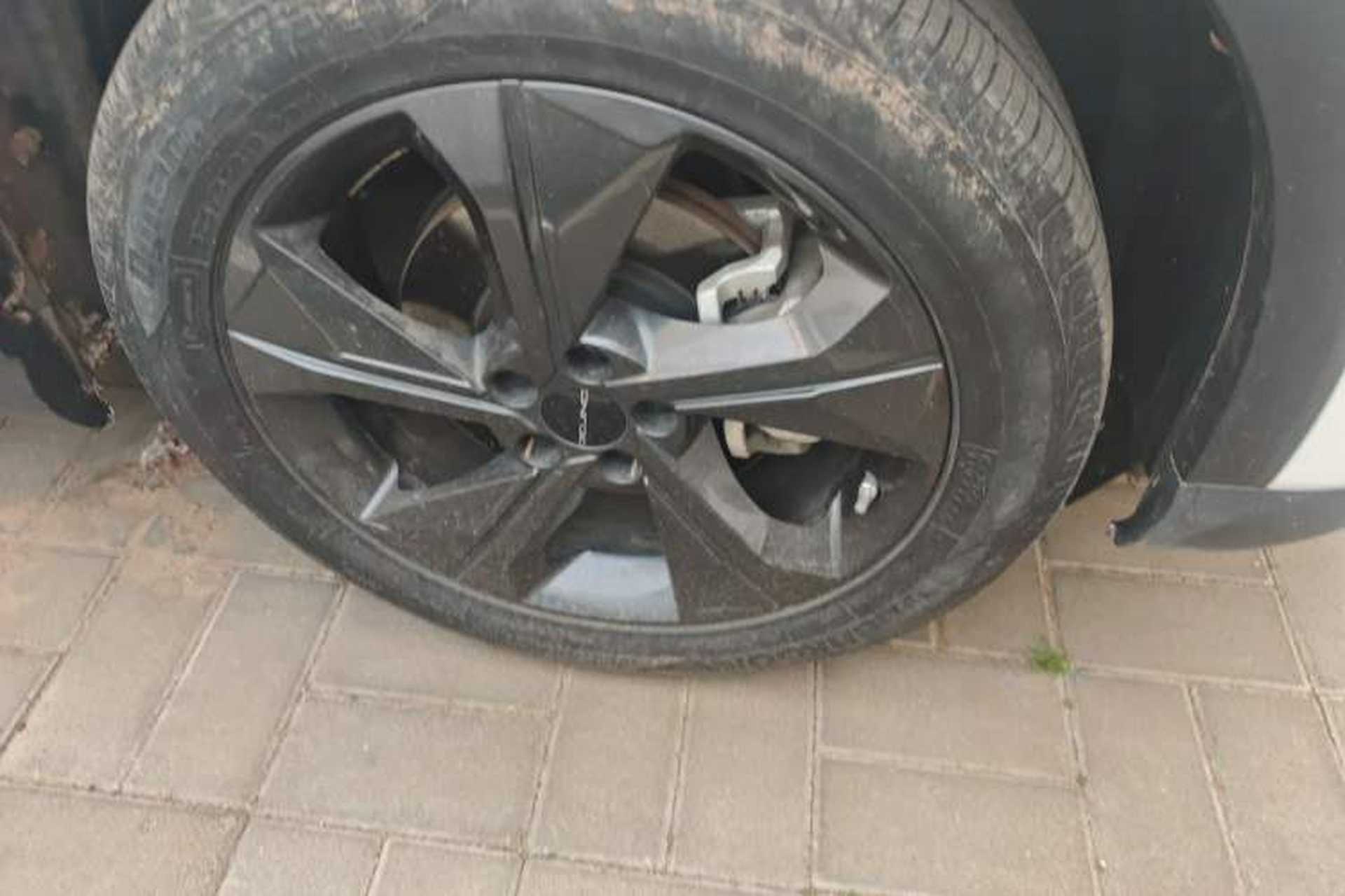 Used BAIC Rubik 2022 1.5T DCT Platinum Edition Right Front Wheel Hub