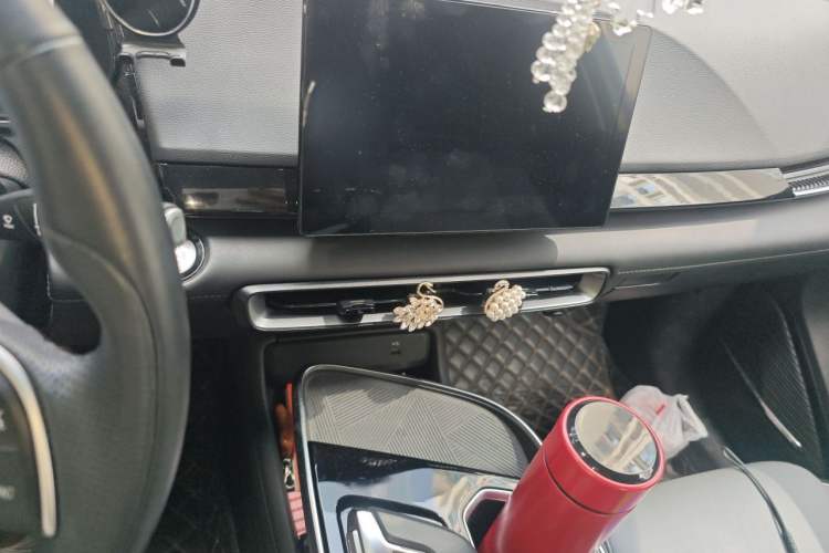 Used BAIC Rubik 2022 1.5T DCT Golden Edition Audio And AC Panel