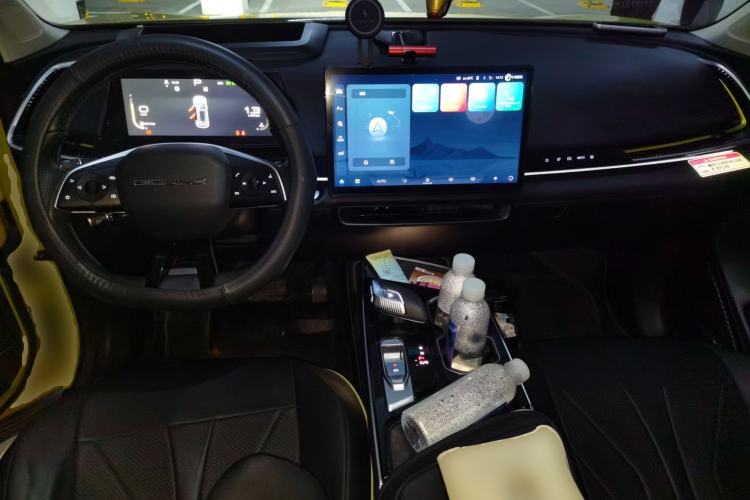 Used BAIC Rubik 2022 1.5T DCT Star Edition Center Console