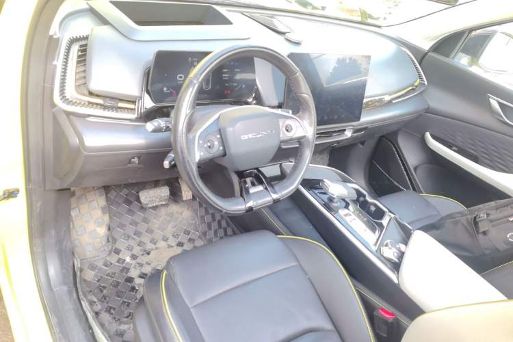 Used BAIC Rubik 2022 1.5T DCT Star Edition Center Console