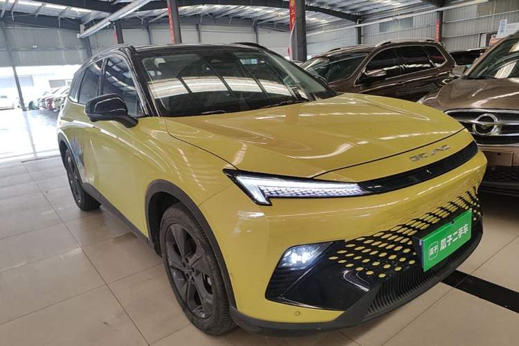 Used BAIC Rubik 2022 1.5T DCT Star Edition Front Right 45 Deg
