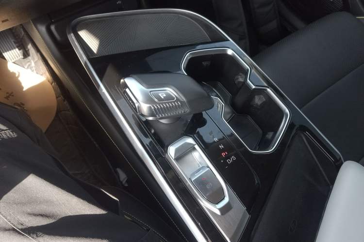 Used BAIC Rubik 2022 1.5T DCT Star Edition Gear Lever