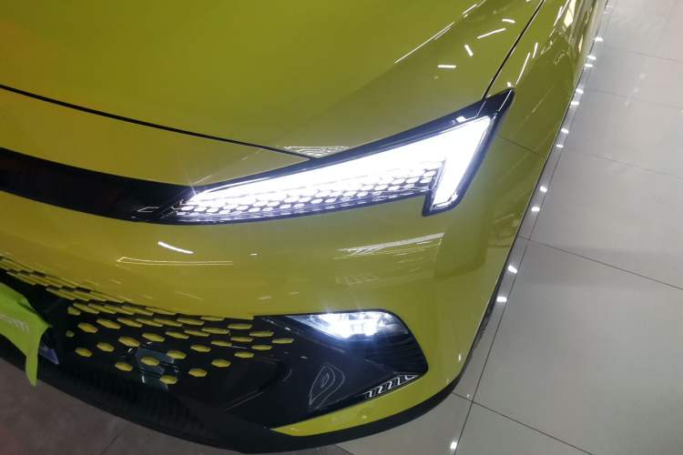 Used BAIC Rubik 2022 1.5T DCT Diamond Edition Left Front Headlight