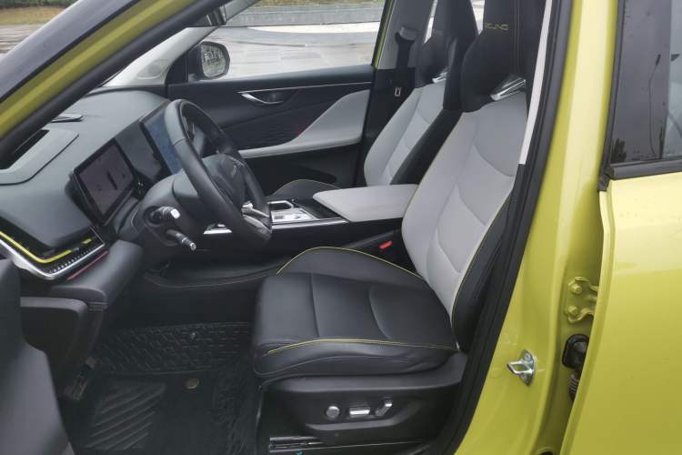 Used BAIC Rubik 2022 1.5T DCT Star Edition Left Front Seat