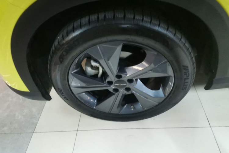 Used BAIC Rubik 2022 1.5T DCT Diamond Edition Left Front Wheel Hub