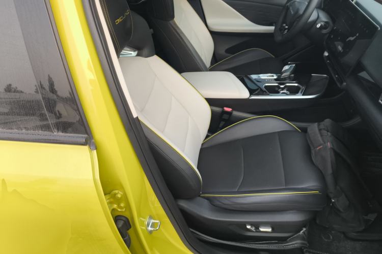 Used BAIC Rubik 2022 1.5T DCT Star Edition Right Front Seat